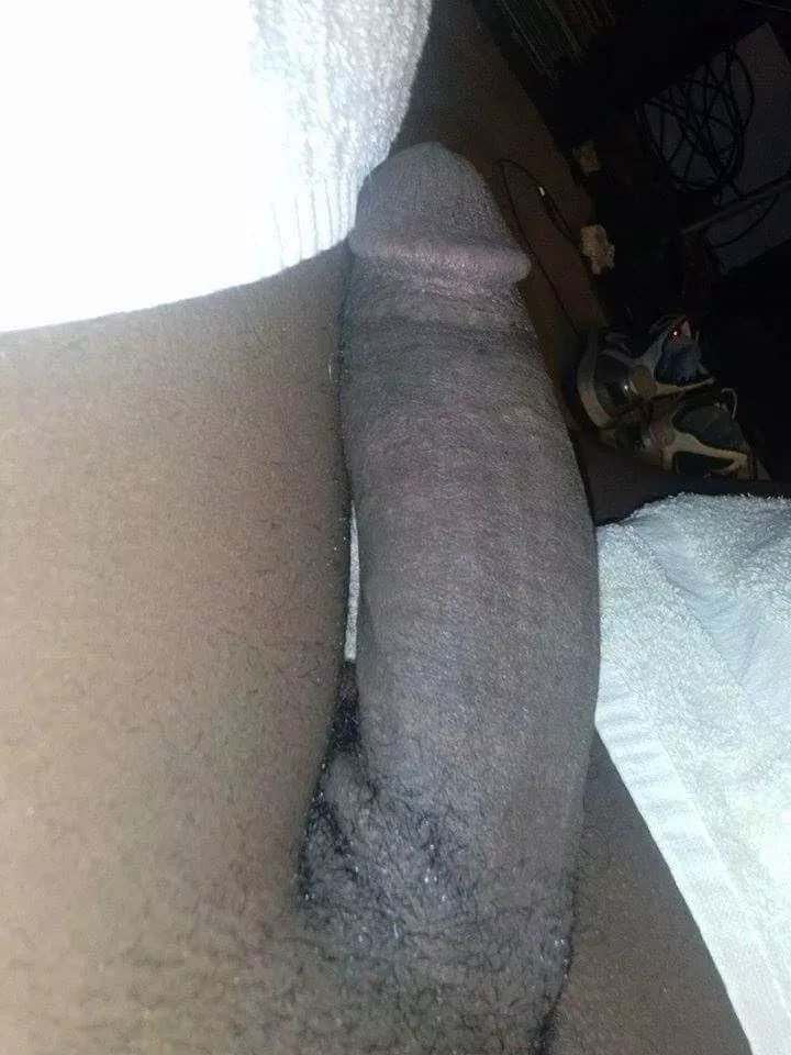 looking for some wet boothole to put my thug dick in..