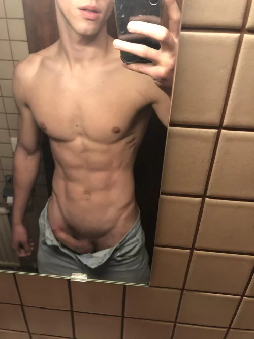 Meet me in the bathroom