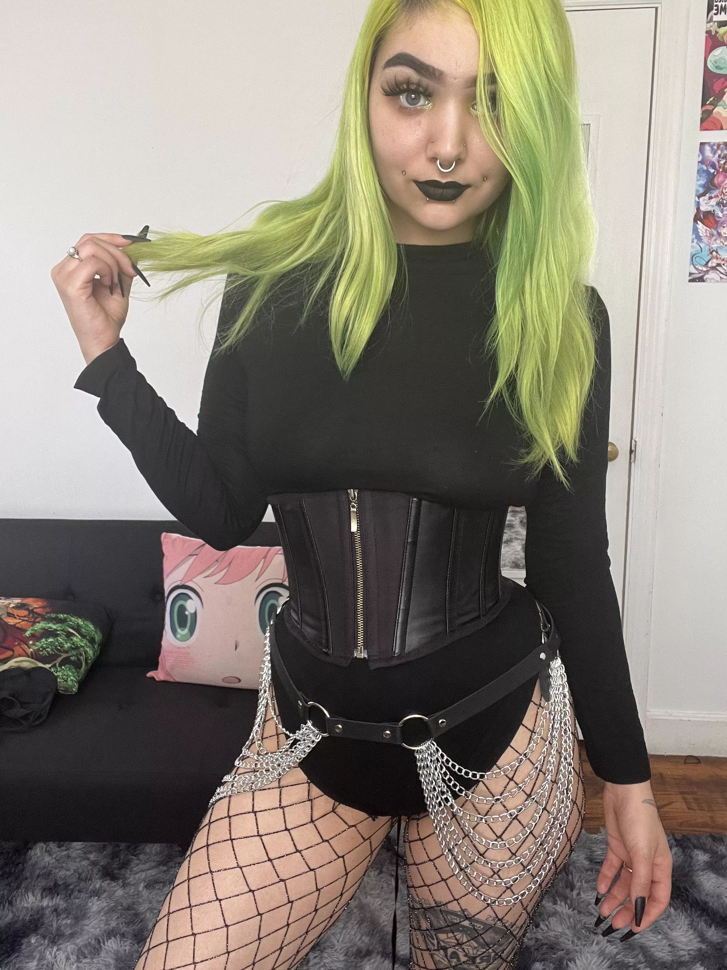 Mommy wants to play with all the naughty perverted boys. Only the kinkiest will cum 🤏🏻 💦 SPH• CEI •CBT •Cuck • Pegging •Edging• Foot• Chastity• &More Snap: @elmskittykat Telegram/Kik: @xdaddyslittlekittyx [cam][vid][sext][dom