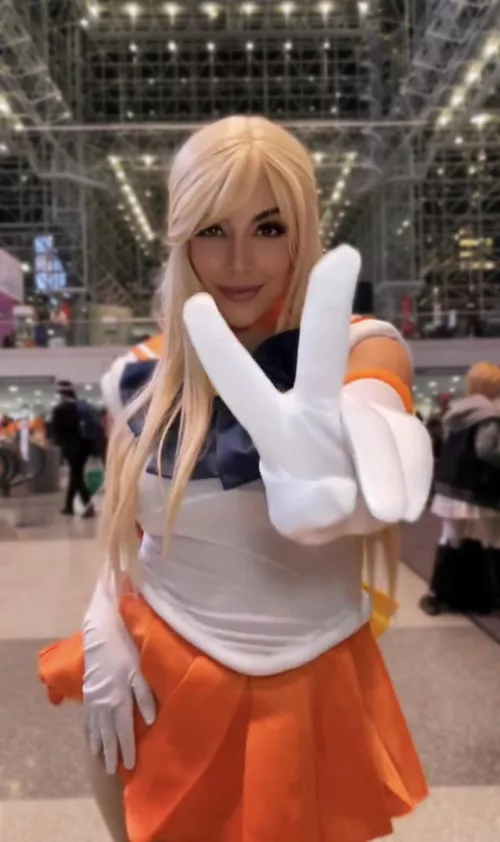 My Sailor Venus cosplay from anime NYC this past weekend 🧡
