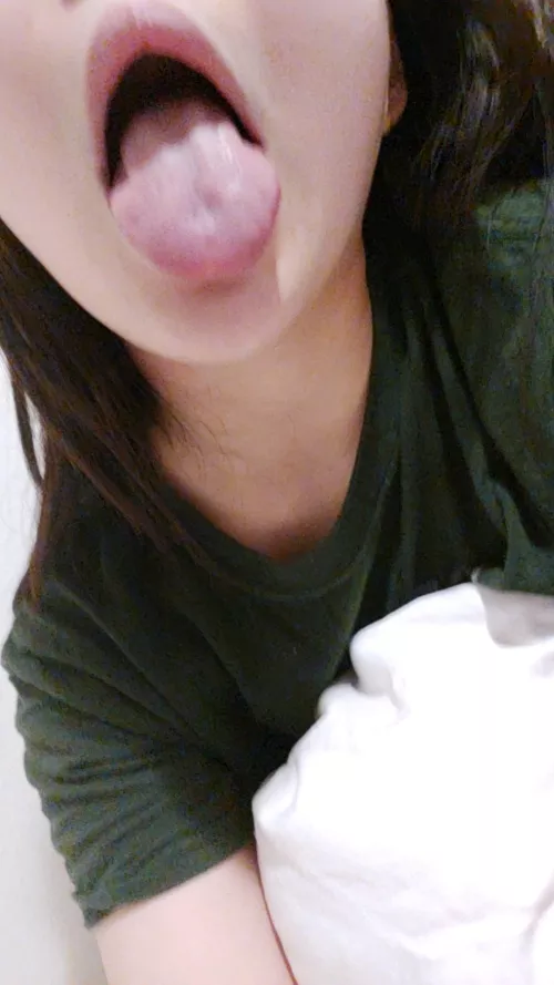 My throat is so dry 🥺