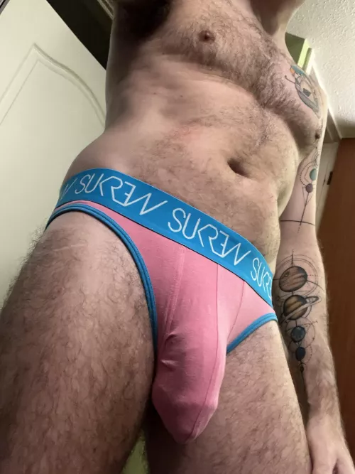 Never afraid to wear pink 💖