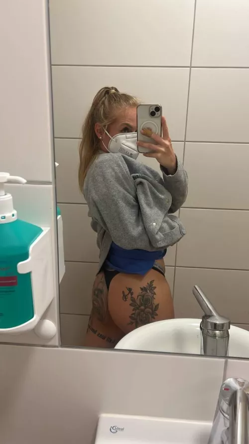 older men who compliment me at work >>>