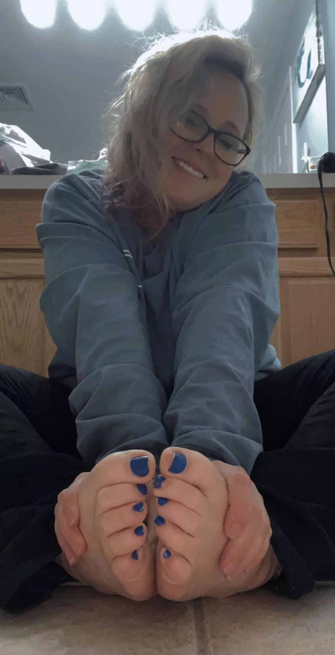 Pretty toes and a beautiful smile to start the week!