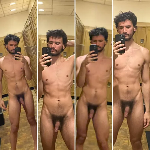 Quick shots of me fully nude in my gyms locker room