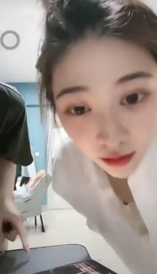 Reading screen slip🌹