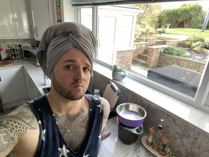 Saw Evanescence, can’t get my eyeliner off but it’s all good! Playing some FFXIV to relax!