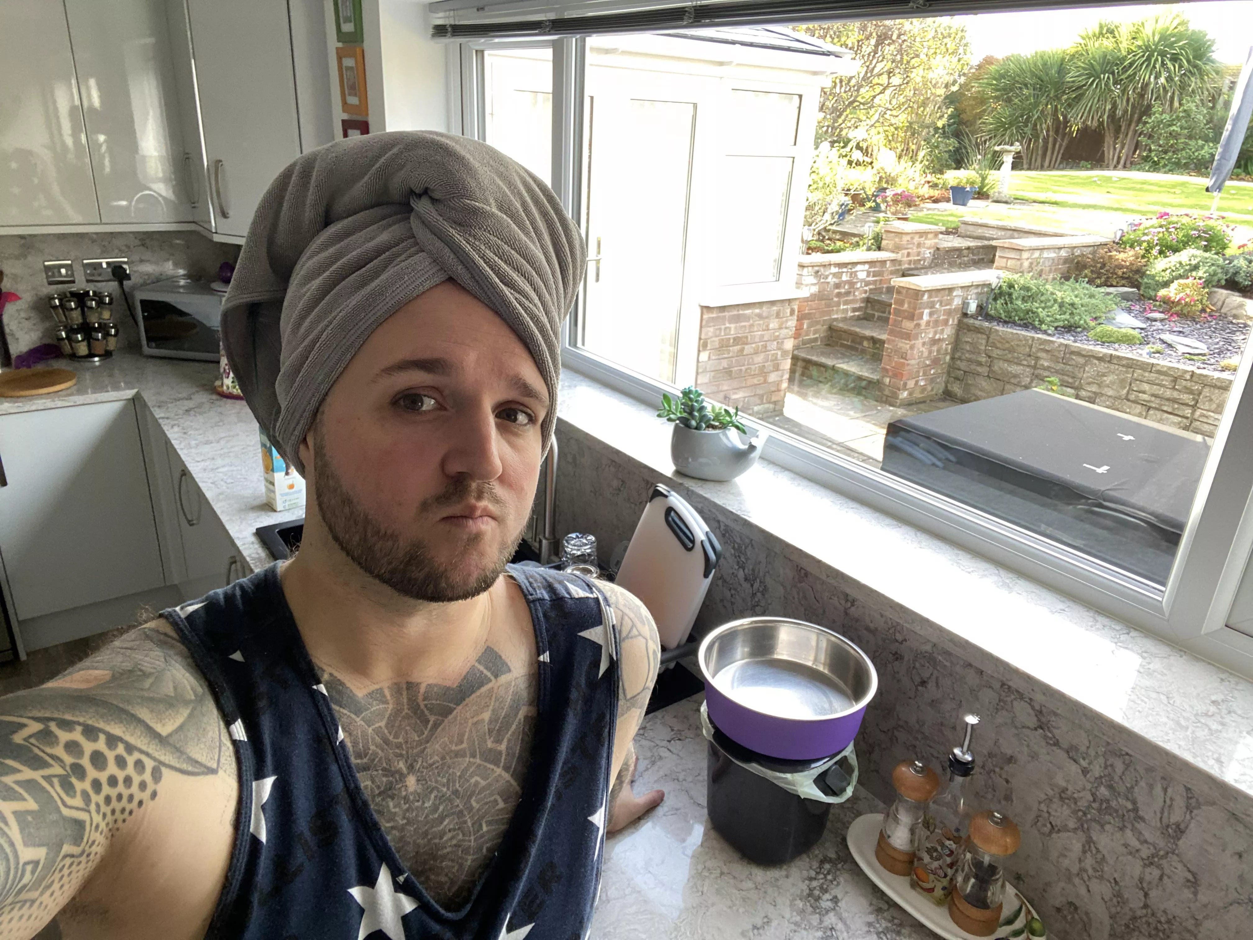 Saw Evanescence, can’t get my eyeliner off but it’s all good! Playing some FFXIV to relax!