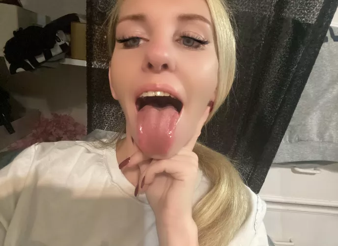 Sunday funday face licking