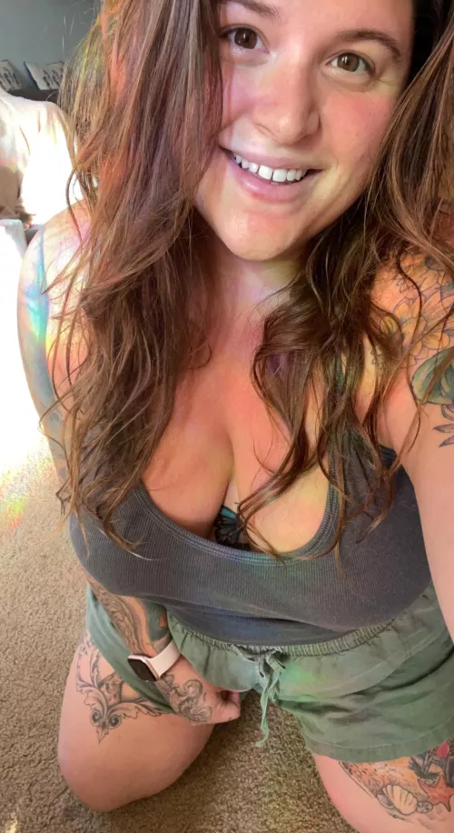 tatted bbw stoner with big natural titties