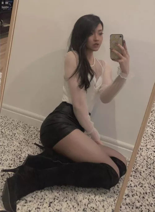 These boots were made for knee protection 😜