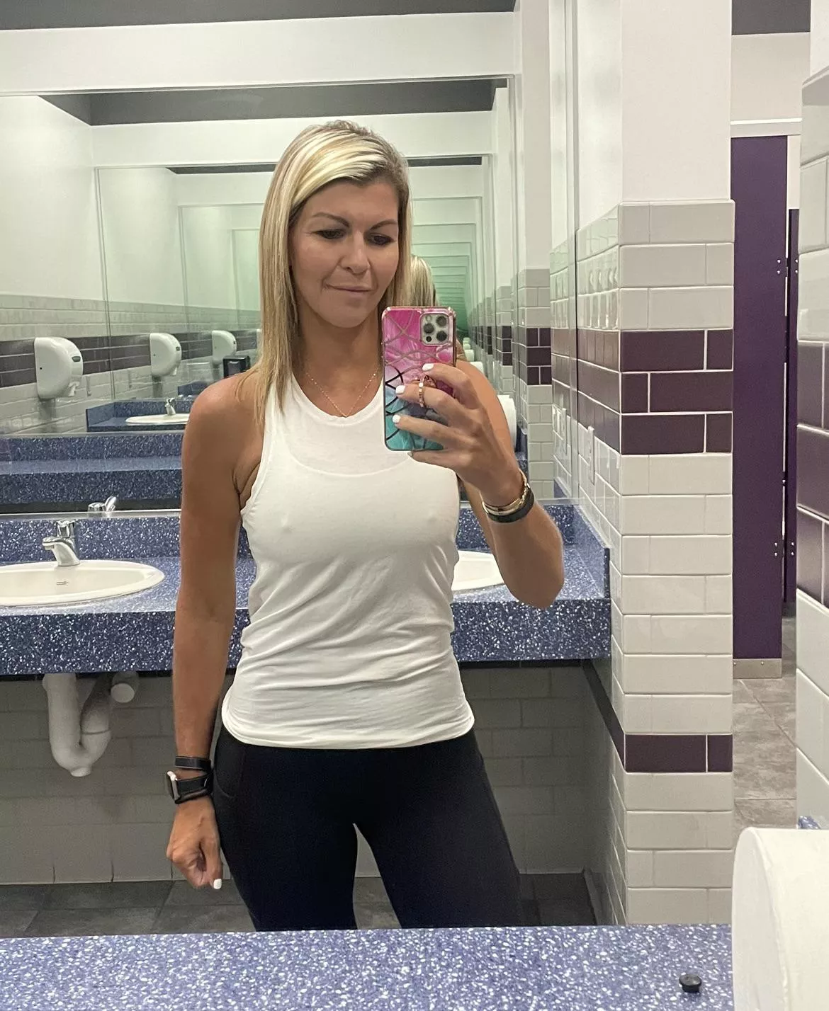 Think anyone in the gym noticed my Mature MILF pokies?