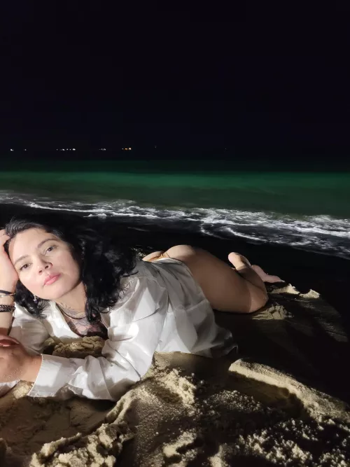 Vampires don't sunbathe 🌚🧛‍♀️