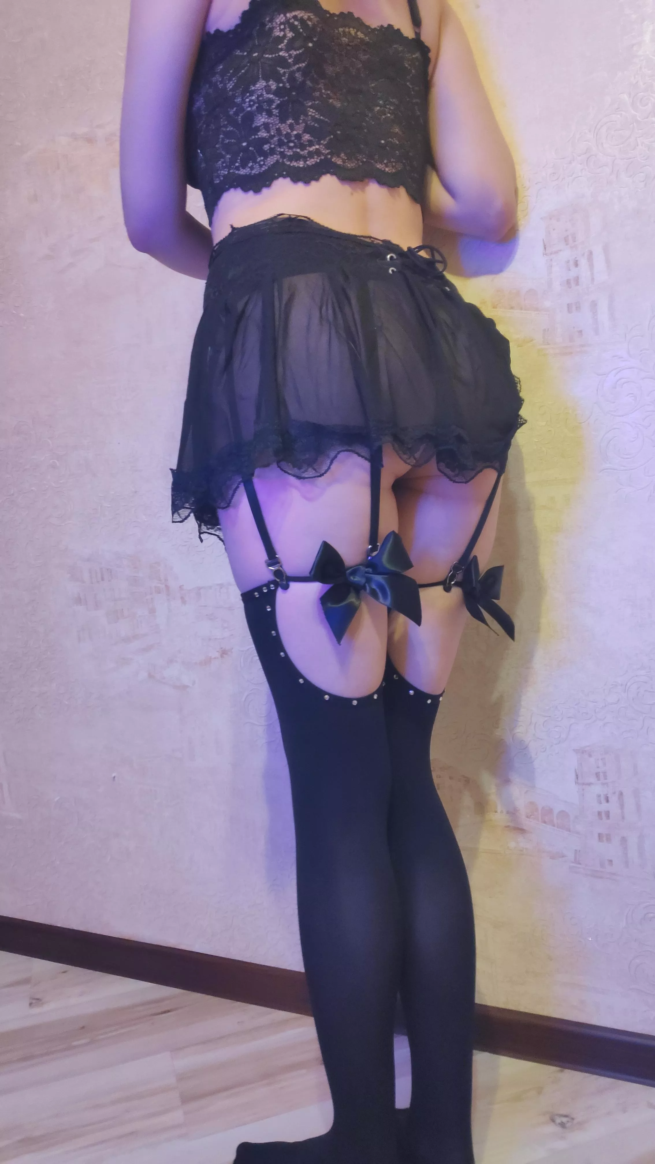 wanna cum in my butt? I don't mind, but first we go on a date