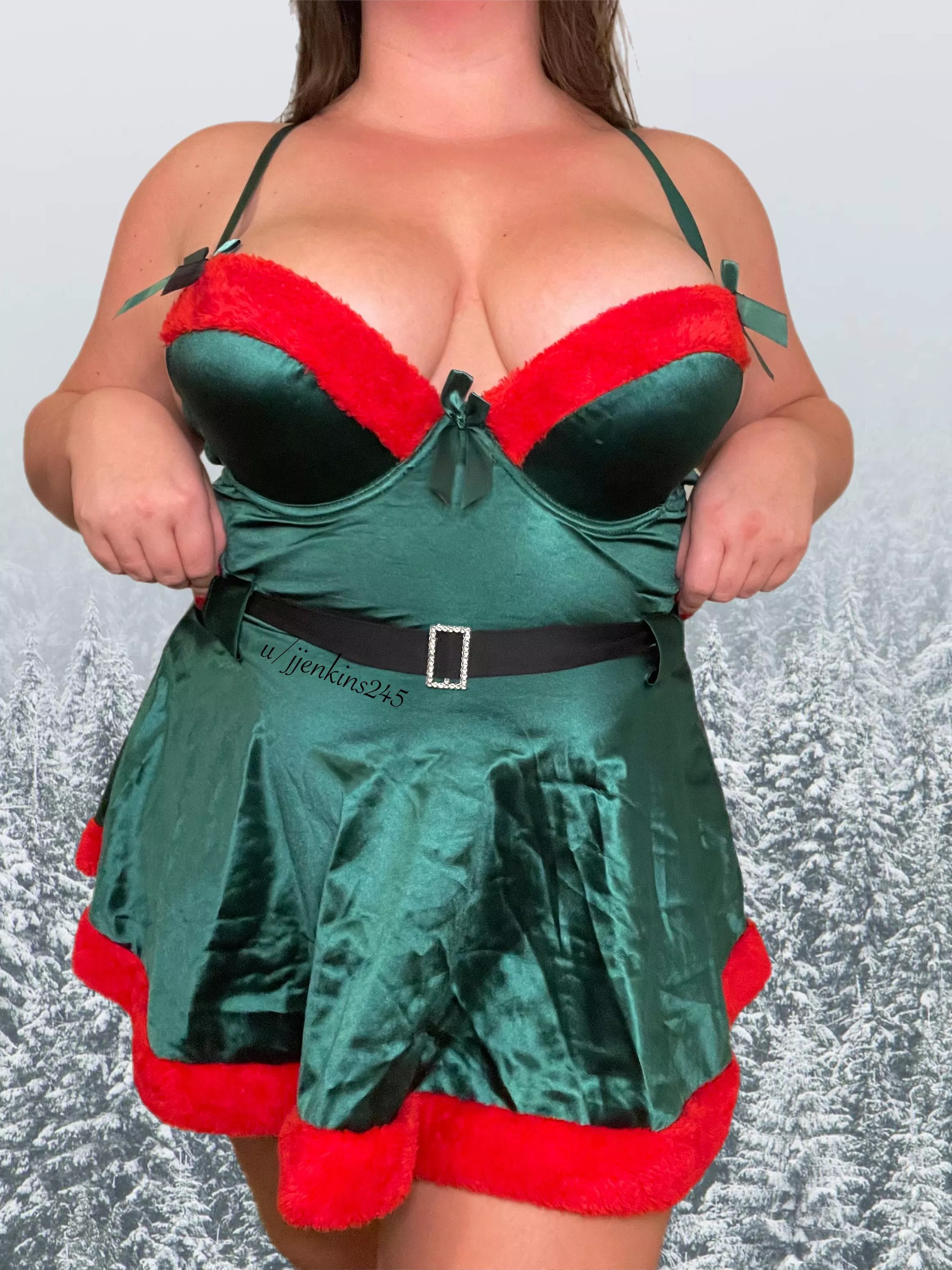 What do you want this year, Santa? 🎅🏼 [selling] My worn panties, bras, lingerie sets, and content! 📸 Holiday sets now available! 🎄