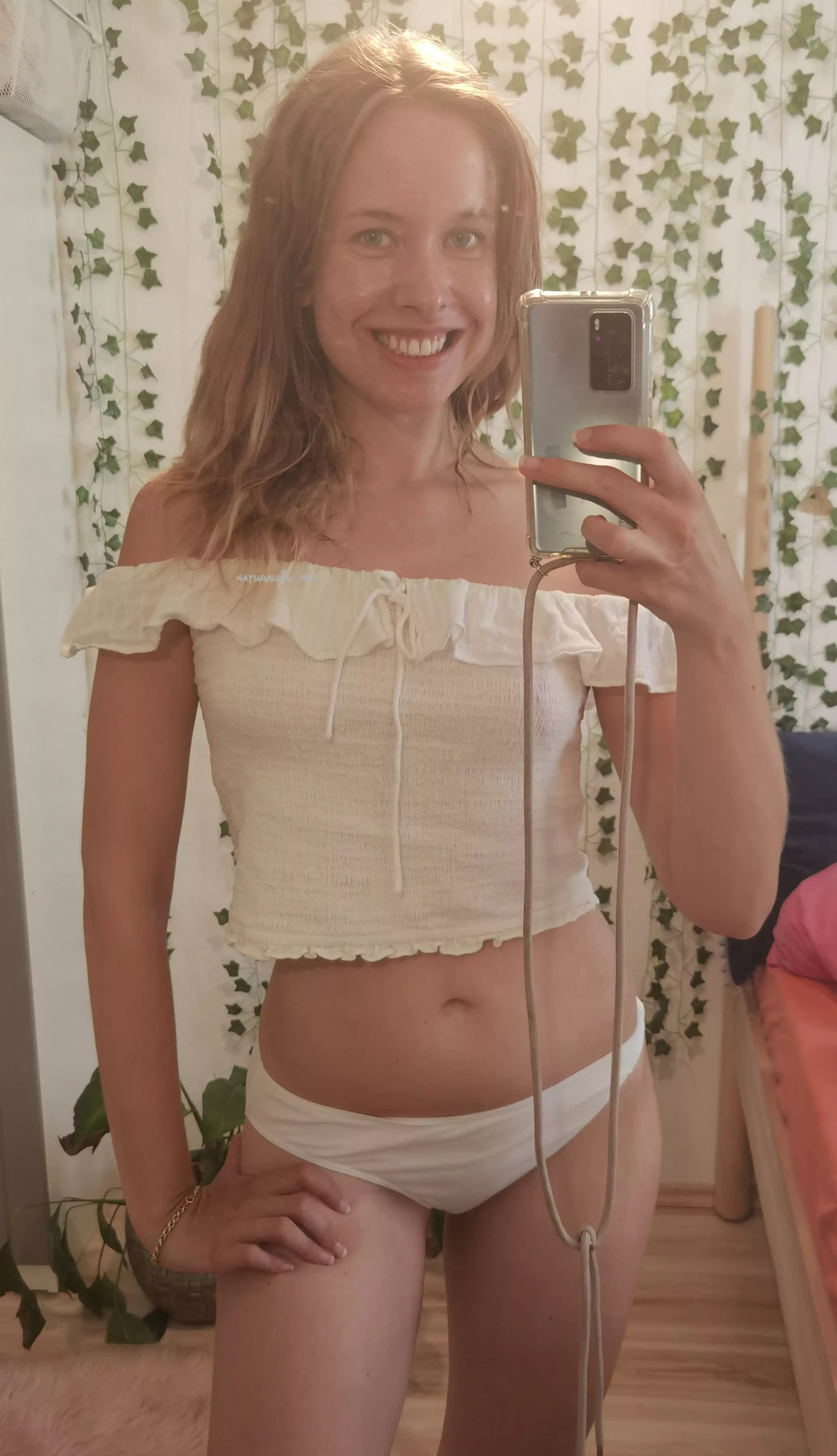 white outfit [F]