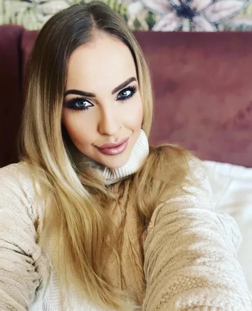 Will you entertain my while the footballs on? 😈