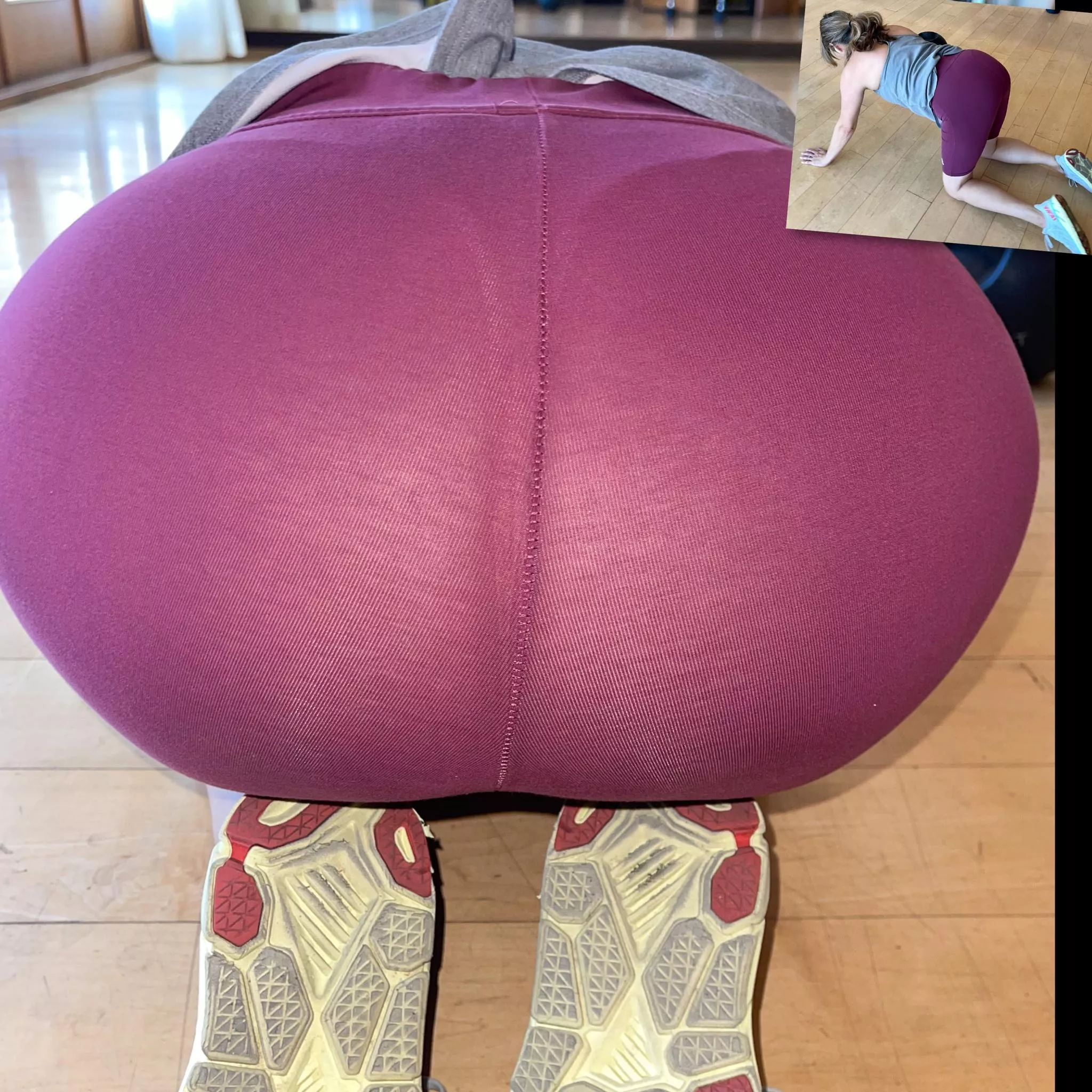 Your view if you get the right spot at the gym😀