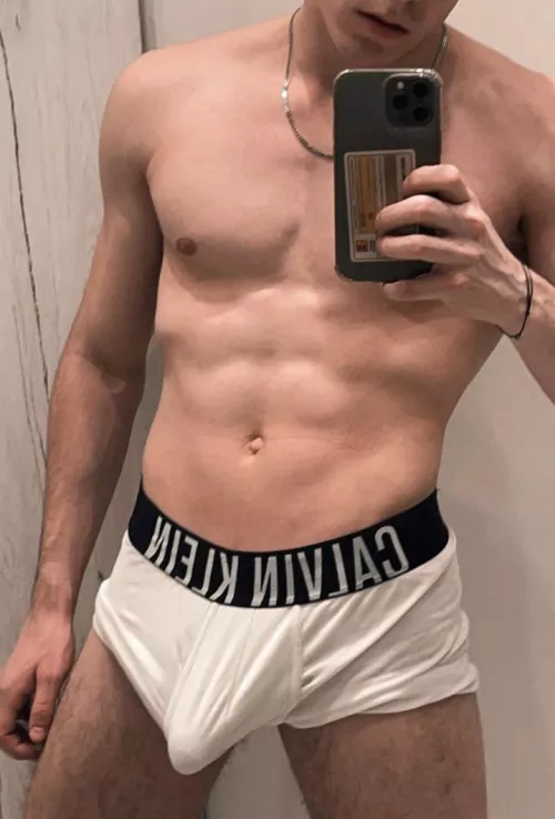 [19] @kolozsi_tomi make me cum