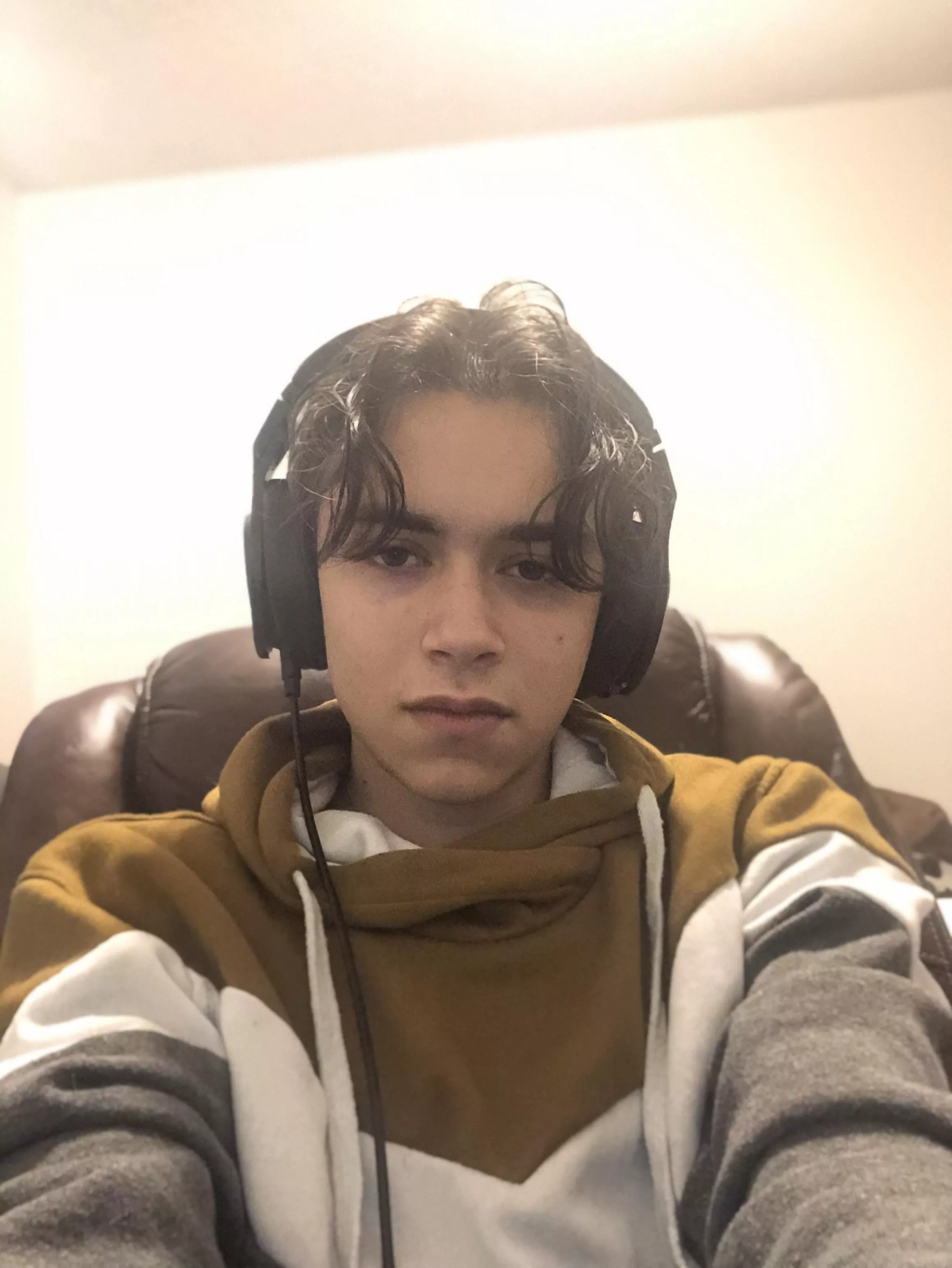 [20] I just lost 10 matches of counterstrike in a row and am now depressed. This is gods punishment for my homo ways