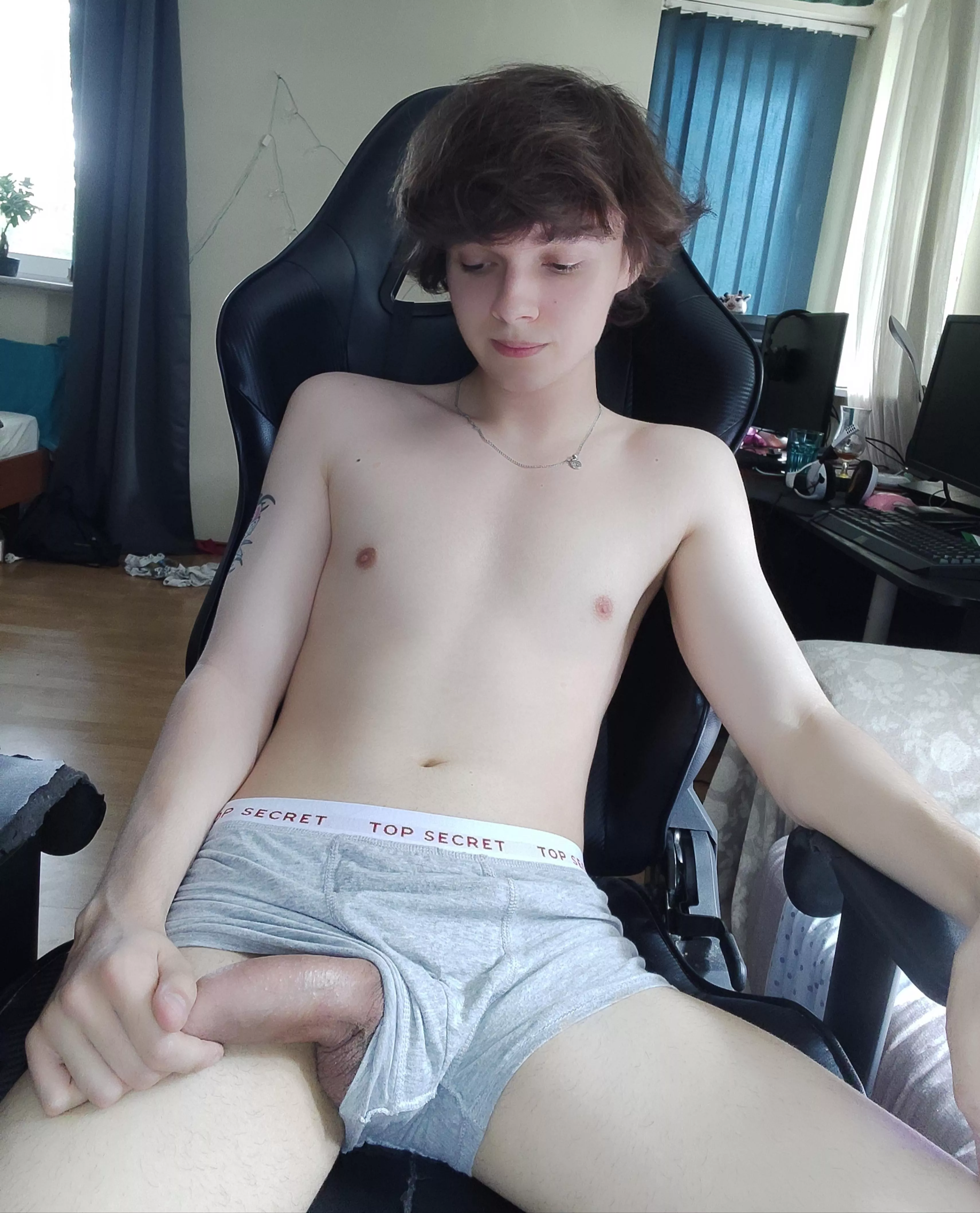 Do u like boys like me?