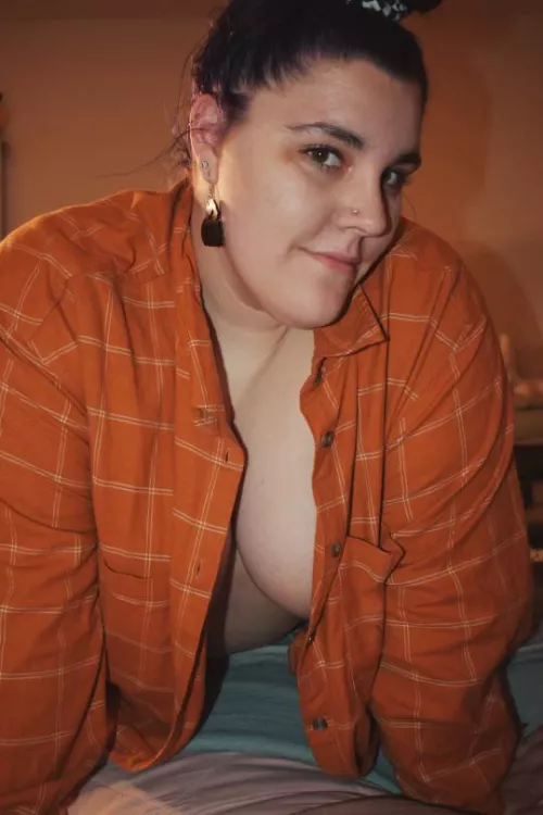 Does this flannel look good on me or should I take it off?