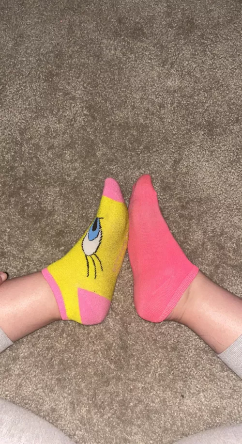 (F) like my socks?😄💕