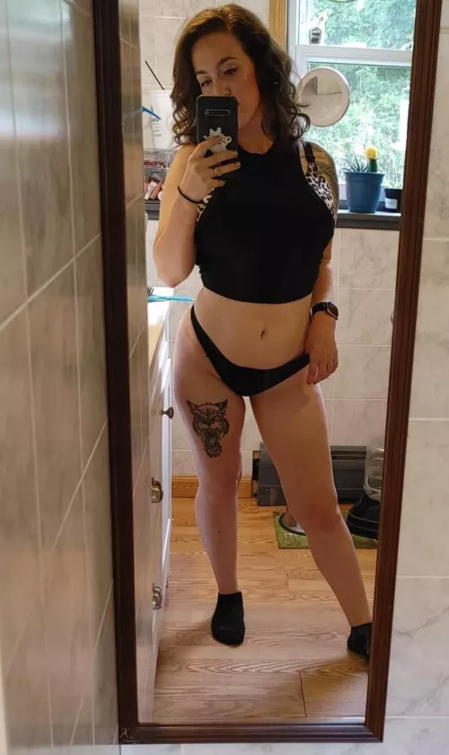 finally Friday, come see me, I'm lonely