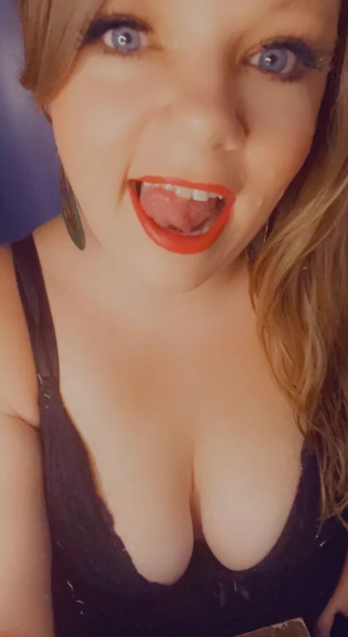 Gentleman prefer blondes , but it takes a real man to handle a redhead. [oc]