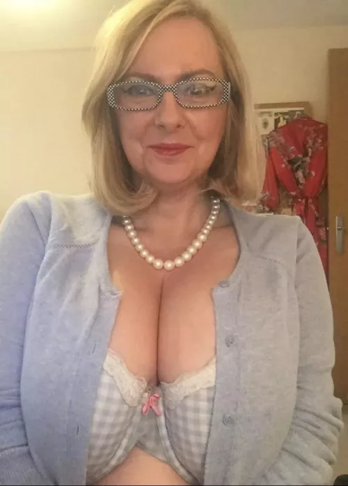 GILF afternoon.