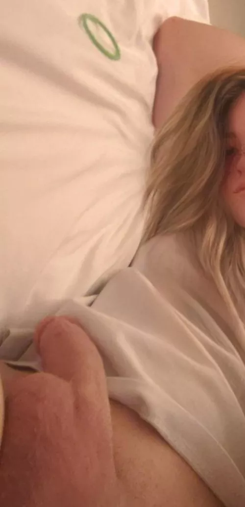 Good Morning, Mommy needs her cock sucked 😋