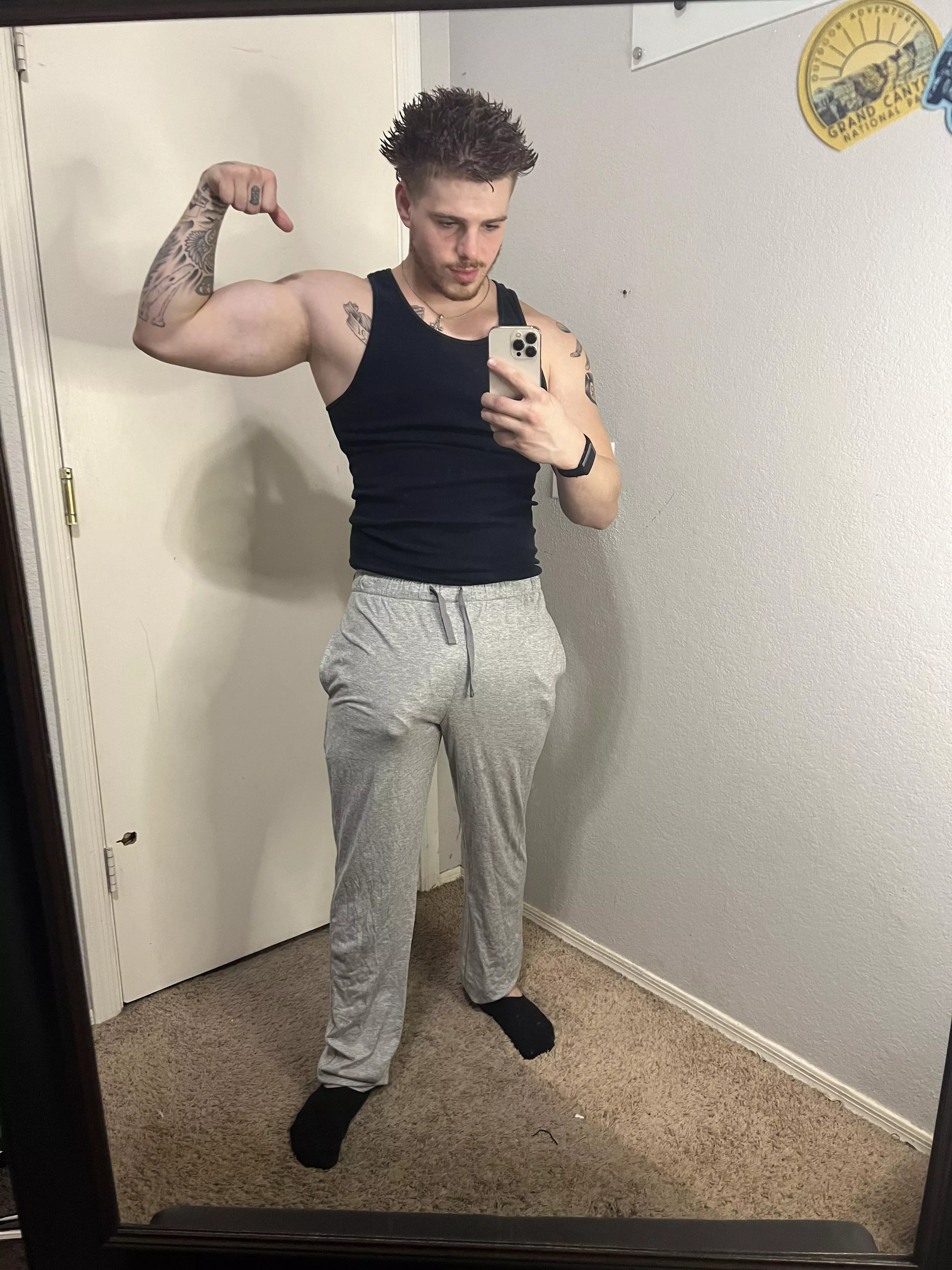 Got home from the gym and immediately put on comfy clothes😏