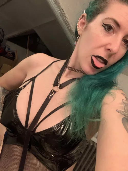 Goth tongue