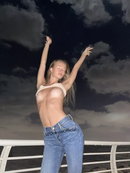 Guys who appreciate girls with small tits are my favourite