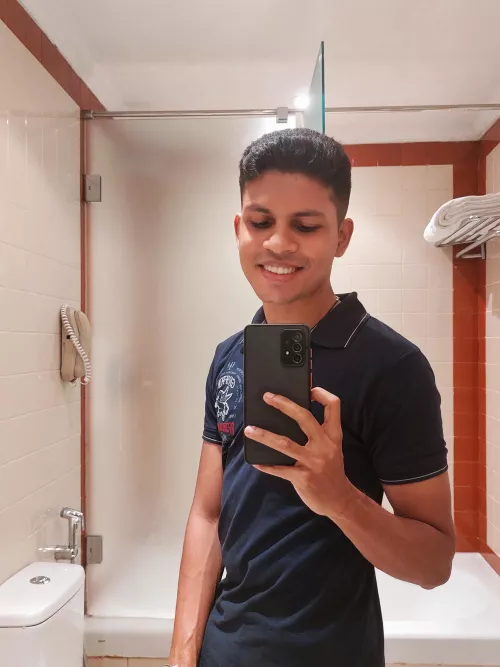 Hey guys wanna chat ?