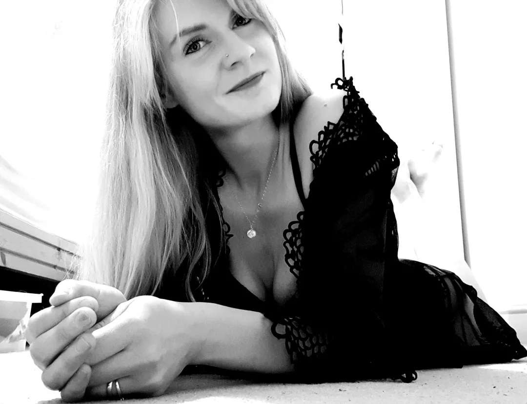 Hi I am 🔥 and horny.. join me and see more..💦🍆🔥