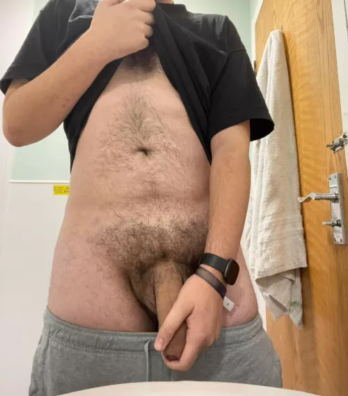 how’s my bush coming along? 👀