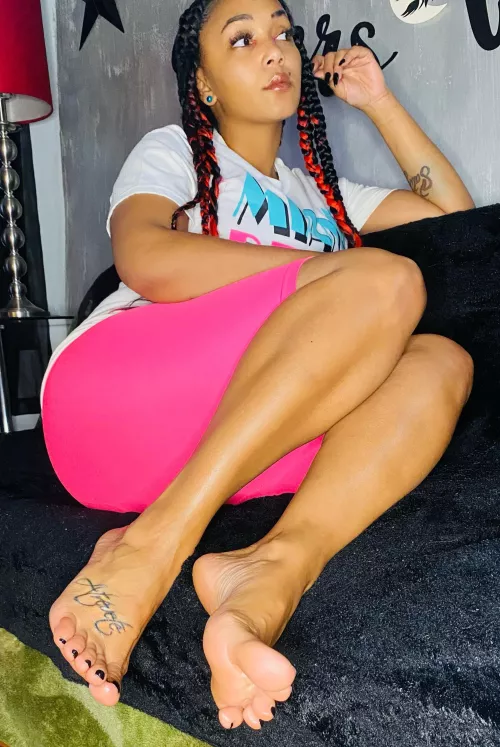 I hate pink but apparently it looks good on me