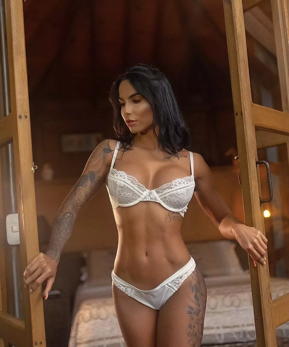 If you were here right now, I’d take your pants off with my teeth and… I’ll just let you finish that sentence with whatever you want. 😈