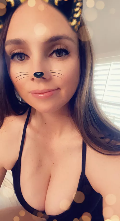 i'm a college girl with 34DDs