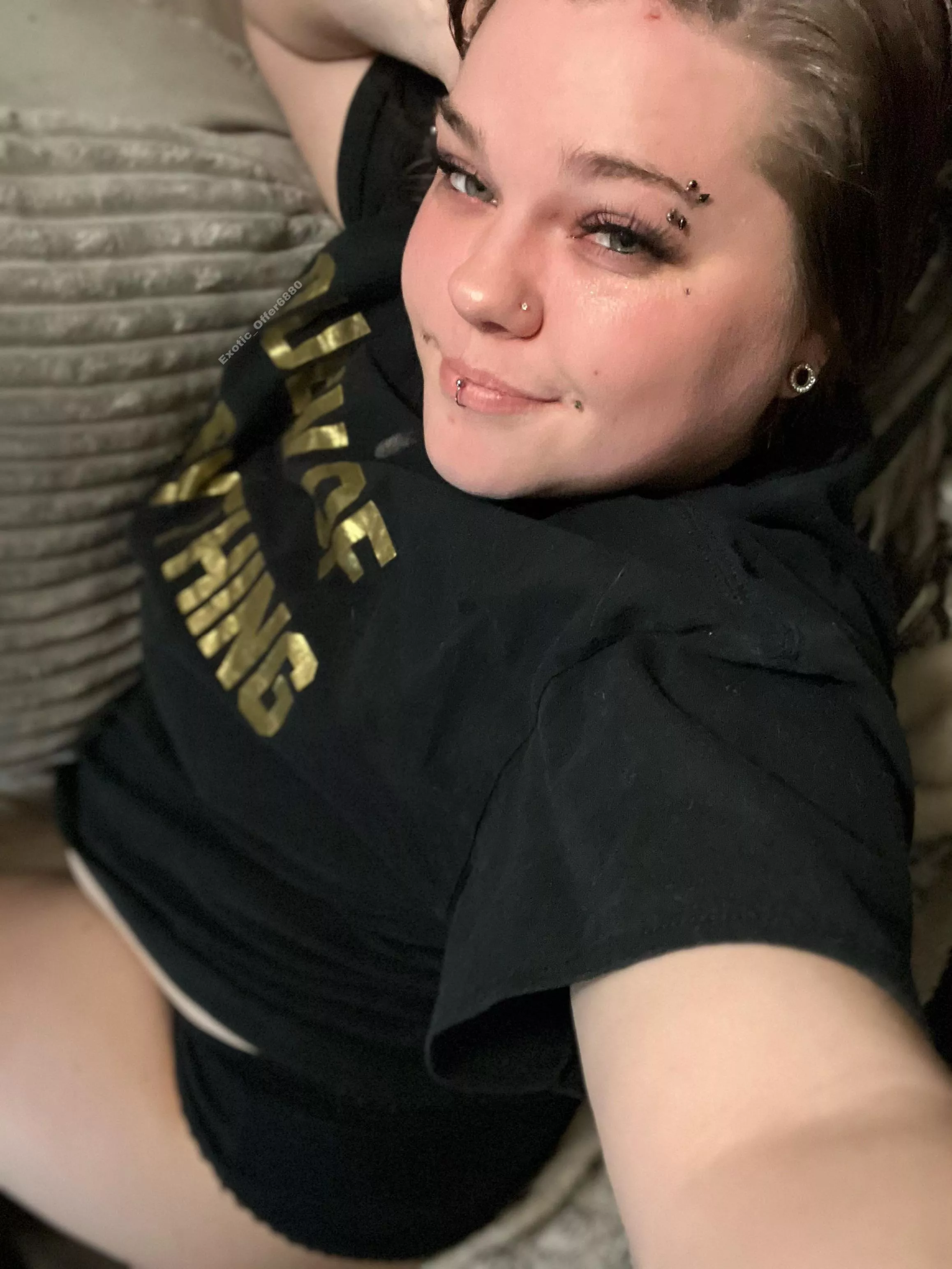 I’m live right now :) wanna hangout and Play with me?