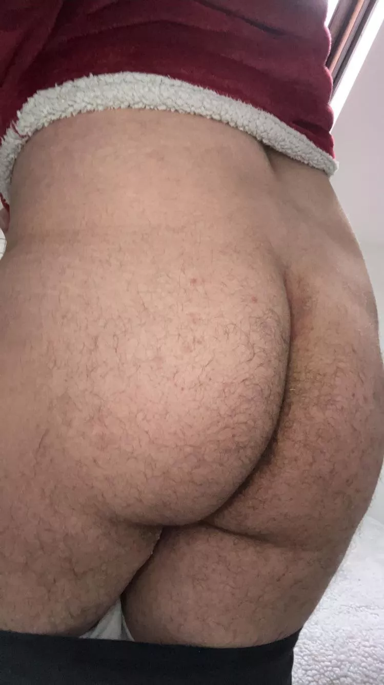 I’m married, but I really want to know what you think 😏 [22 M]