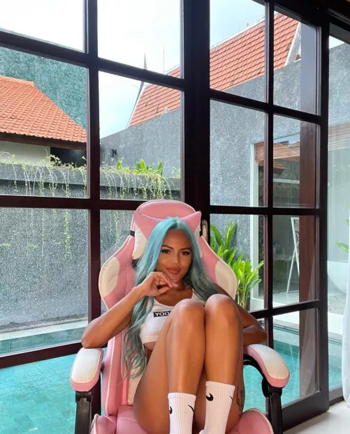 I’m waiting for you… cum eat! 😈