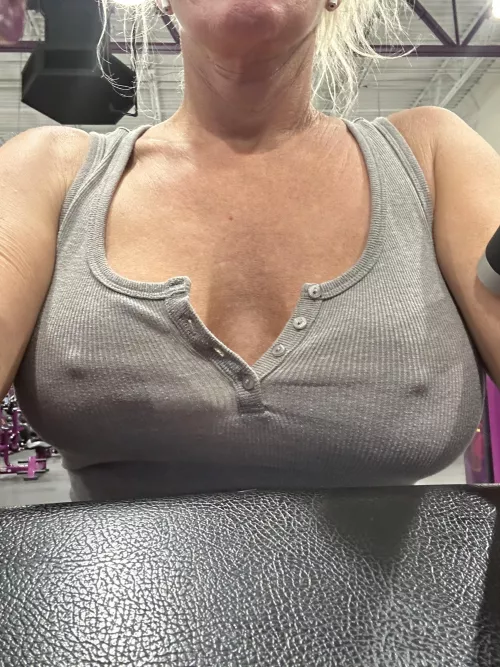 Is it ok to workout at the gym and feel comfortable without a bra?
