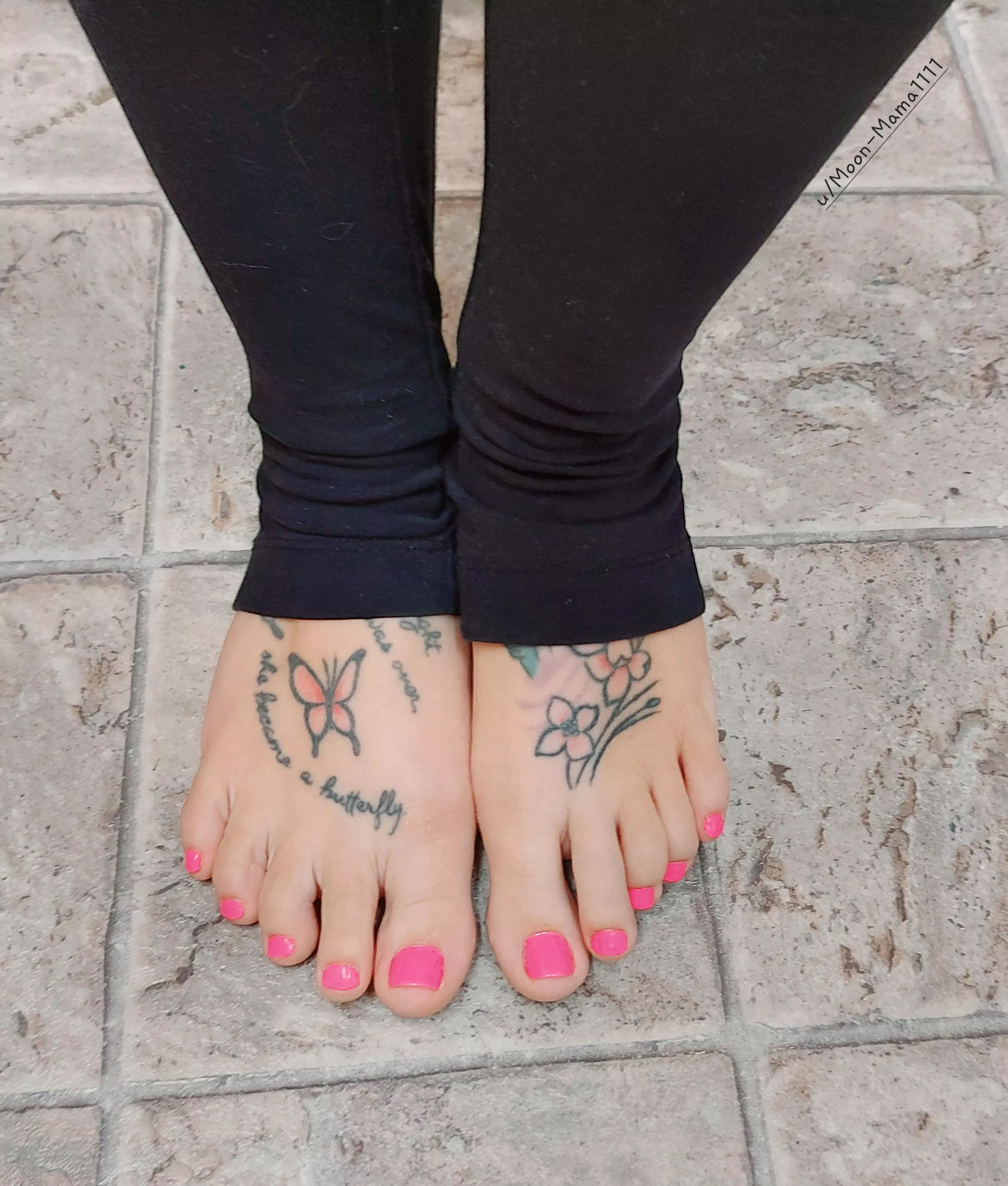 I've got the flu. Suck my toes and make me feel better. 🤒