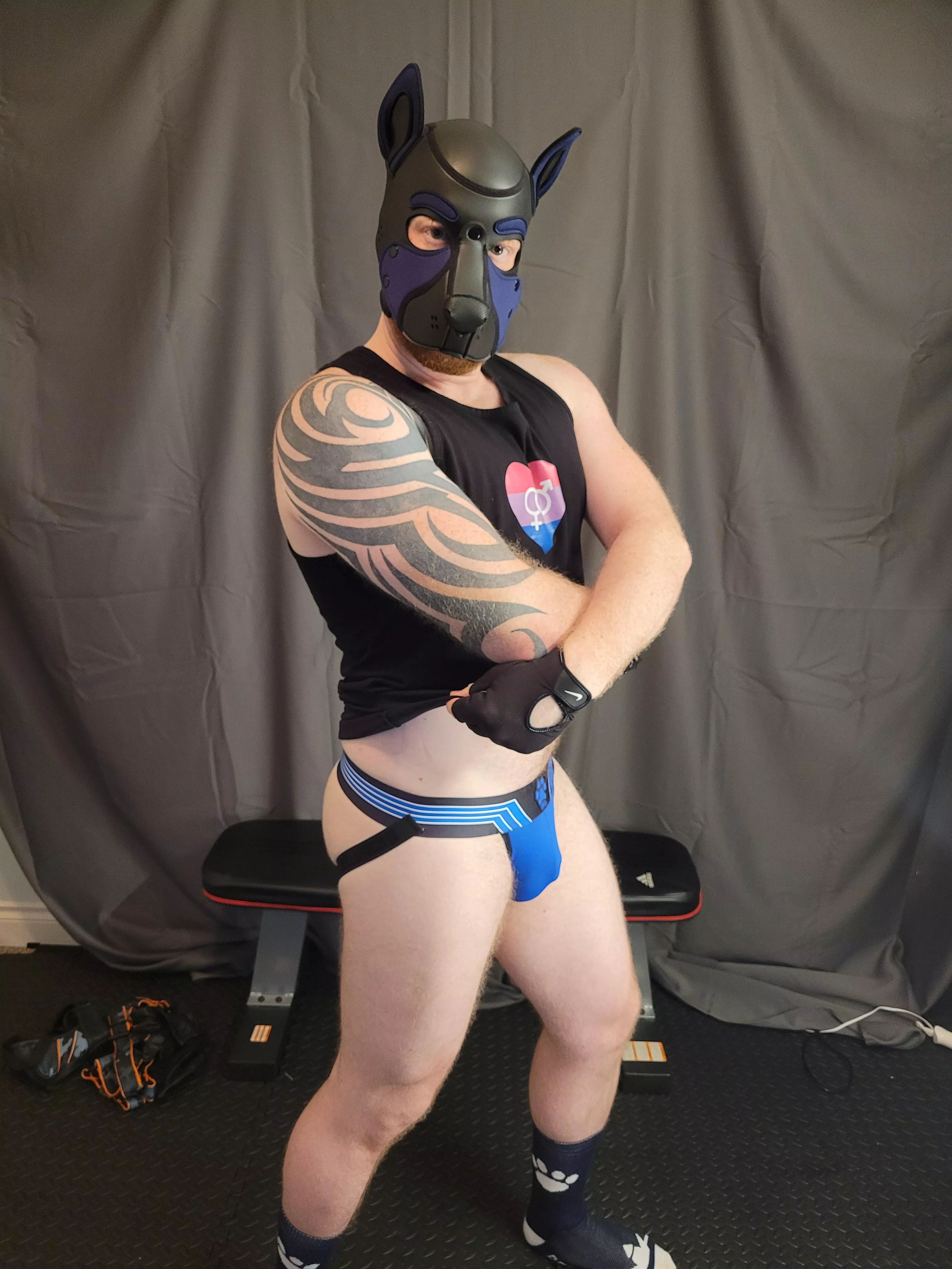 Just a Lil belly tease. 🐺😘