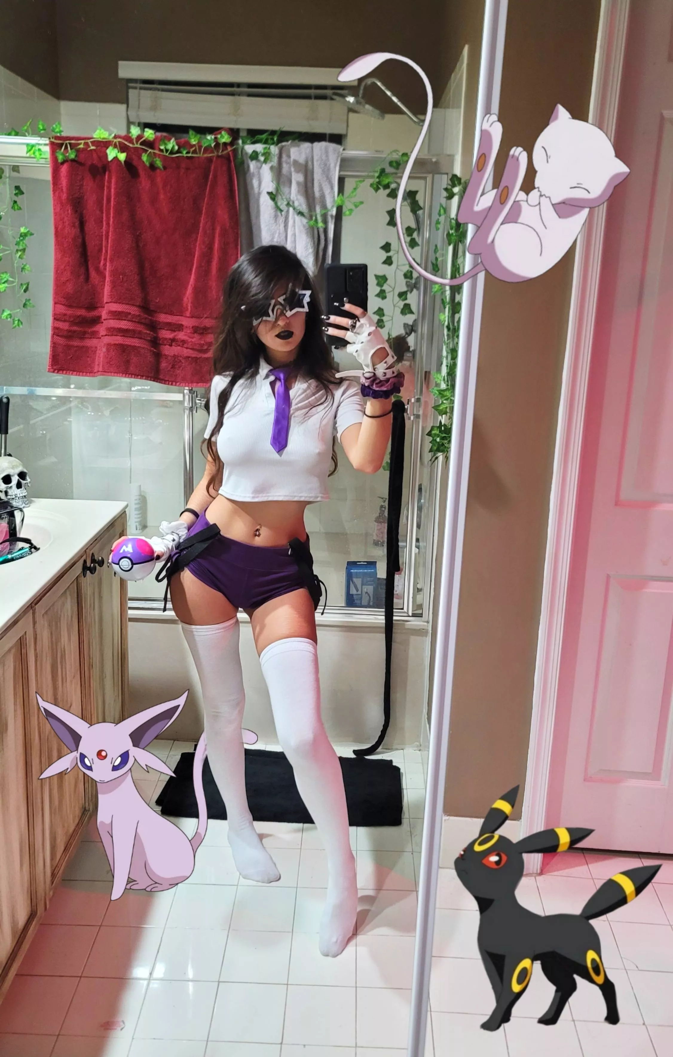 lemme stuff my toes in your mouth while i play pokemon 🥰