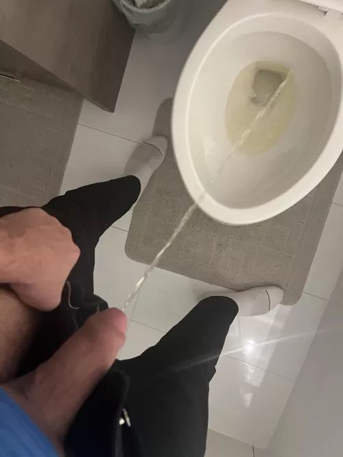 Let’s pee together