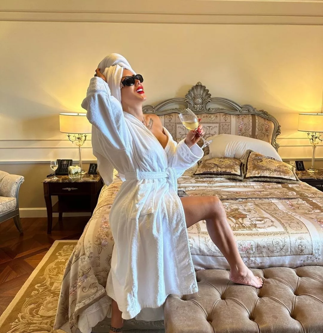 Luxurious travelling style