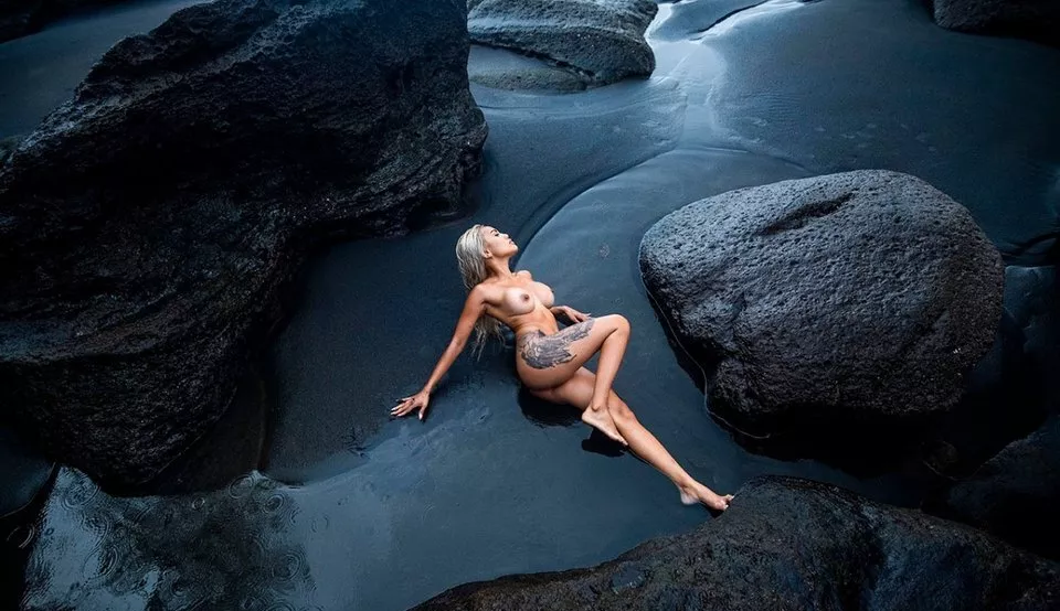 My tits would look so much better with your handprints on it.